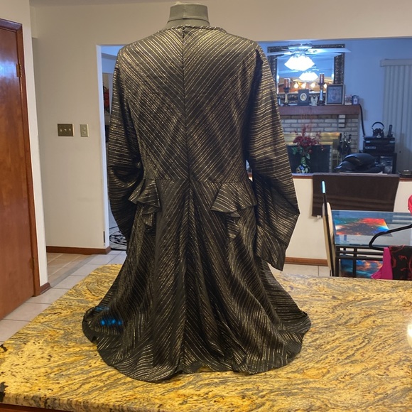 BCBG NWOT sharp looking black/gold, see measurements in photos below. - Picture 3 of 7